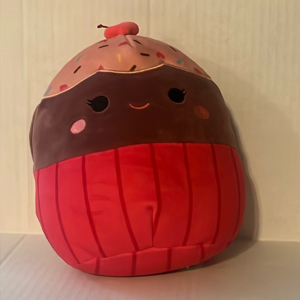 Ottie the Chocolate Cupcake 8 inch Squishmallow Valentine Squad Plush